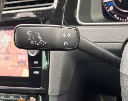 Volkswagen Golf 2.0 Golf R TSi 4WD 5dr 68