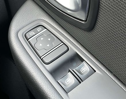 Renault Clio 0.9 Clio Iconic TCe 5dr 51