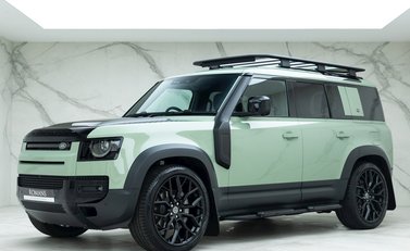 Land Rover Defender 110 75th Anniversary P400e 6