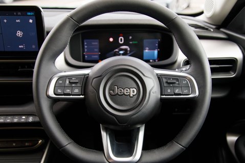 Jeep Avenger SUMMIT 15
