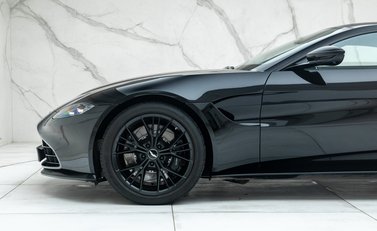 Aston Martin Vantage V8 40