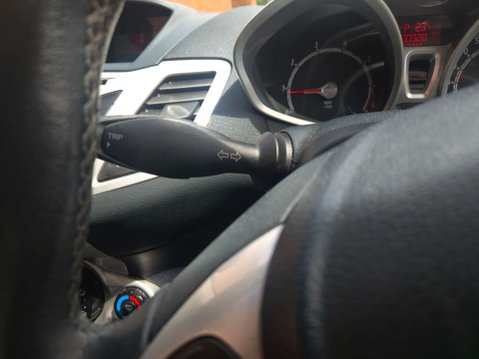 Ford Fiesta 1.4 Fiesta Zetec Auto 5dr 35