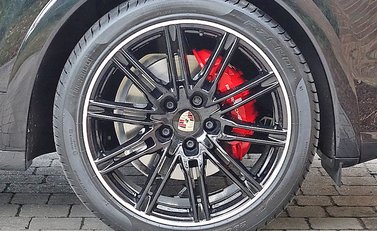 Porsche Cayenne GTS 9