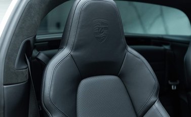 Porsche 911 Targa 4S (992) 9