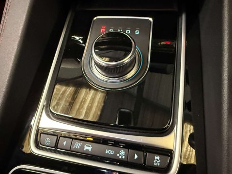 Jaguar F-Pace 2.0 F-Pace R-Sport D Auto 5dr 26