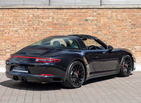 Porsche 911 (991.2) Targa 4 GTS 7