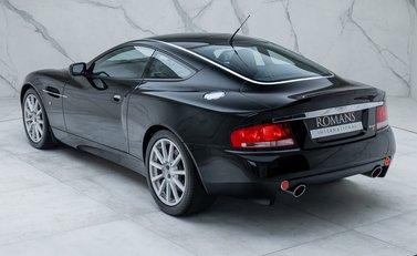 Aston Martin Vanquish S Ultimate 12