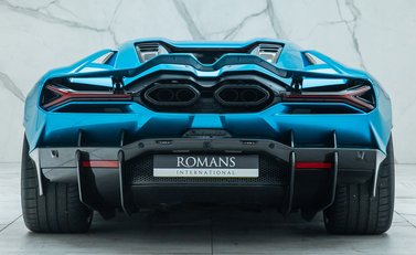 Lamborghini Revuelto 8