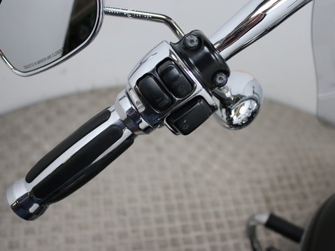 Harley-Davidson Softail Fat Boy Special CVO LIMITED 21