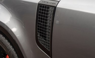 Land Rover Defender 110 X P400 34