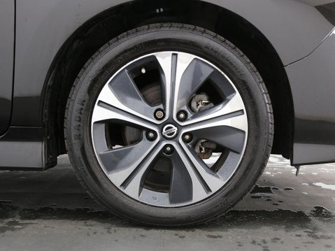Nissan LEAF 40kWh Tekna Auto 5dr 27