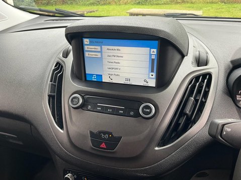 Ford Transit Courier 1.0 LIMITED 99 BHP 23