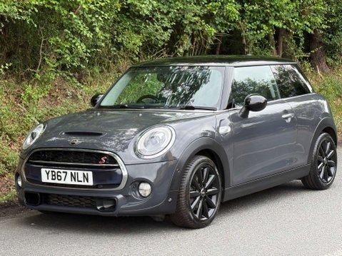 Mini Hatch 2.0 Cooper SD 3dr 16