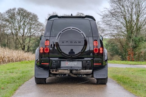 Land Rover Defender D300 X-Dynamic HSE URBAN 27
