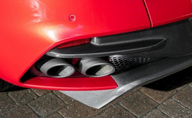 Aston Martin DBS Superleggera 37