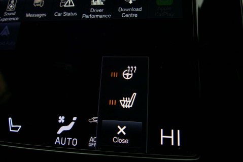 Volvo XC90 2.0 XC90 R-Design B5 MHEV AWD Auto 4WD 5dr 35