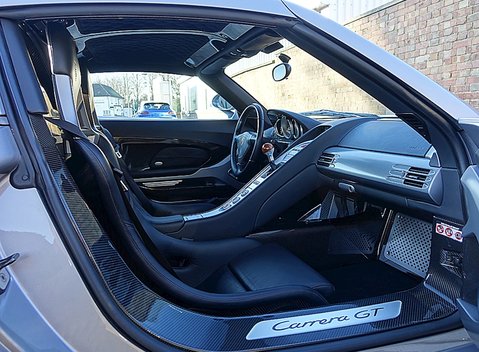 Porsche Carrera GT 16