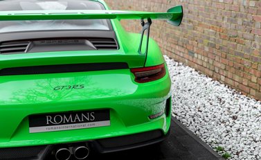Porsche 911 GT3 RS (991.2) 32