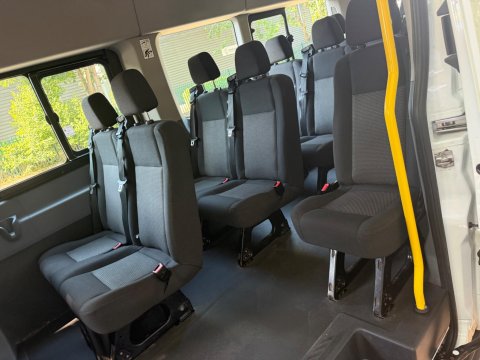 Ford Transit 2.2 TDCi 460 HDT L4 H3 4dr (18 seats) 12