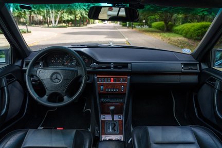 Mercedes-Benz E Class E500 Limited 13
