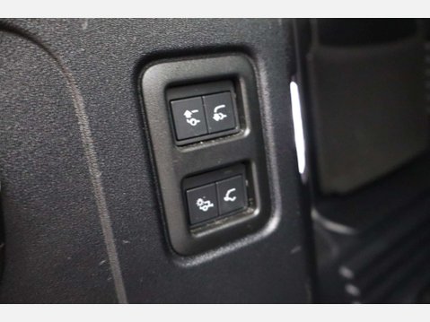Land Rover Defender 3.0 Defender First Edition D MHEV Auto 4WD 5dr 60