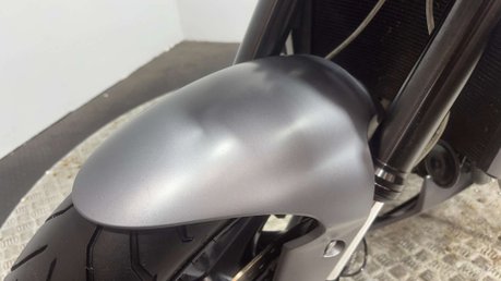 Triumph Street Triple R 2014 ONLY 15K NEW MOT ARROW EXHAUST VERY CLEAN NAKED 34