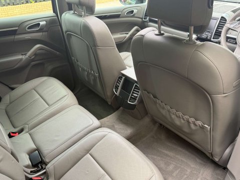 Porsche Cayenne 3.0 Cayenne V6 D Tiptronic 4WD 5dr 26