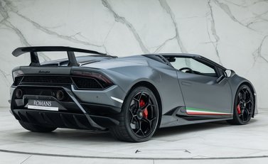 Lamborghini Huracan Spyder LP 640-4 PERFORMANTE 6