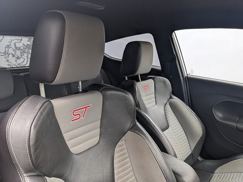 Ford Fiesta ST-3 13