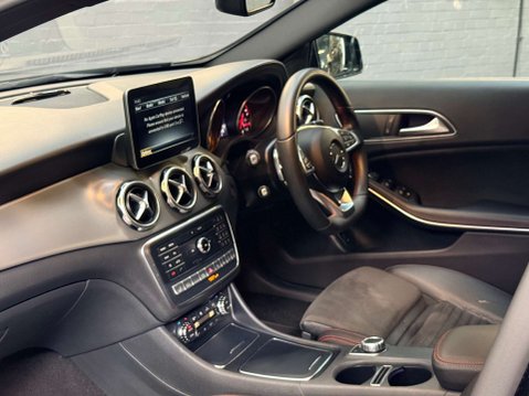 Mercedes-Benz GLA 2.1 GLA 220 AMG Line Premium D 4Matic Auto 4WD 5dr 52