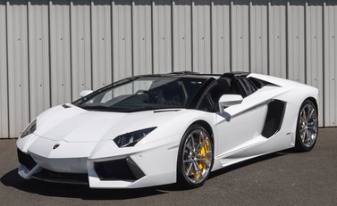 Lamborghini Aventador LP700-4 Roadster 6