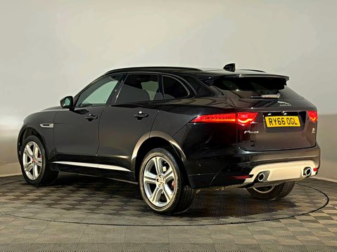 Jaguar F-Pace V6 S AWD 10