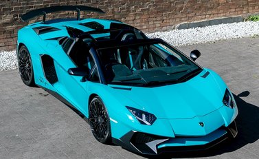 Lamborghini Aventador SV LP750-4 Roadster 10