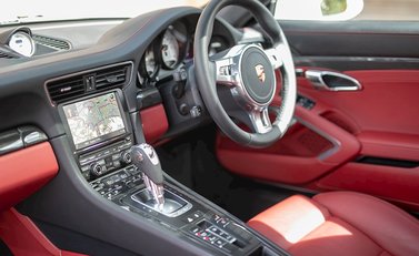 Porsche 911 (991) Turbo S 15