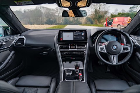 BMW M8 COUPE Competition 12