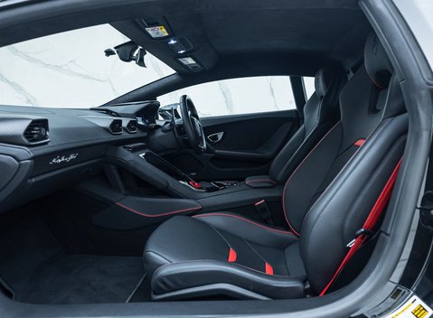 Lamborghini Huracan LP640-4 EVO 17
