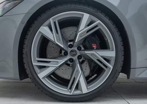 Audi RS6 AVANT PERFORMANCE 