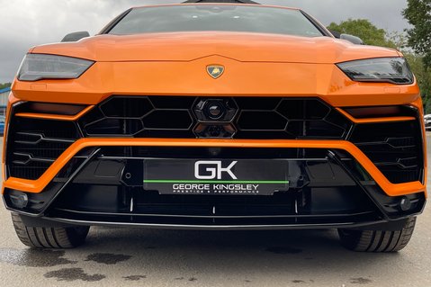 Lamborghini Urus V8 - ORANGE -AKRAPOVIC EXHAUST -PAN ROOF -B&O-MASSAGE SEATS-BLIND SPOT -ACC 88