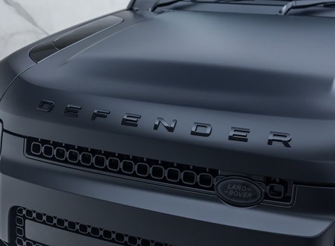 Land Rover Defender 110 OCTA Black 48