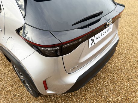 Toyota Yaris Cross EXCEL 29