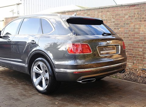 Bentley Bentayga 10