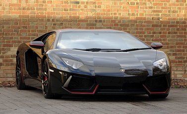 Lamborghini Aventador LP 700-4 Pirelli Edition 1