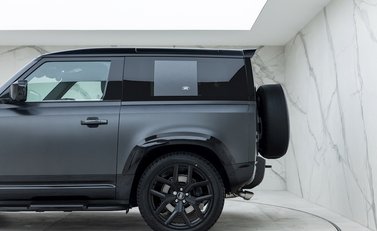 Land Rover Defender 90 V8 Carpathian Edition URBAN 27