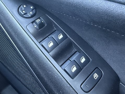 Vauxhall Crossland 1.2 Turbo Ultimate 5dr 32