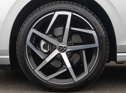 Volkswagen Golf 8 2.0 TDI Style 10