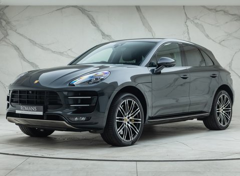 Porsche Macan TURBO 1