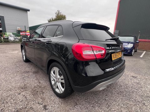 Mercedes-Benz GLA 2.1 GLA200d Sport SUV 5dr Diesel 7G-DCT Euro 6 (s/s) (136 ps) 5