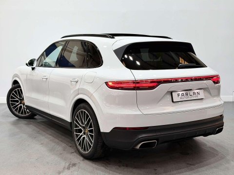 Porsche Cayenne 3.0 V6 E-Hybrid 14kWh SUV 5dr Petrol Plug-in Hybrid TiptronicS 4WD Euro 6 ( 26