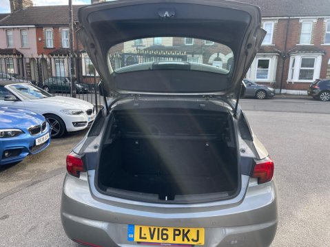 Vauxhall Astra 1.4i Turbo SRi Nav Auto Euro 6 (s/s) 5dr 12