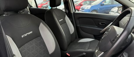 Dacia Sandero Stepway LAUREATE TCE.. 1 OWNER FROM NEW.. SERVICE HISTORY.. A/C.. STUNNING EXAMPLE 1